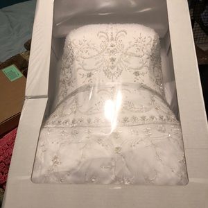 Oleg Cassini Wedding Dress